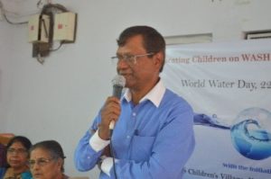Dr. M.N. Roy delivering his motivational talk for SOSCV children